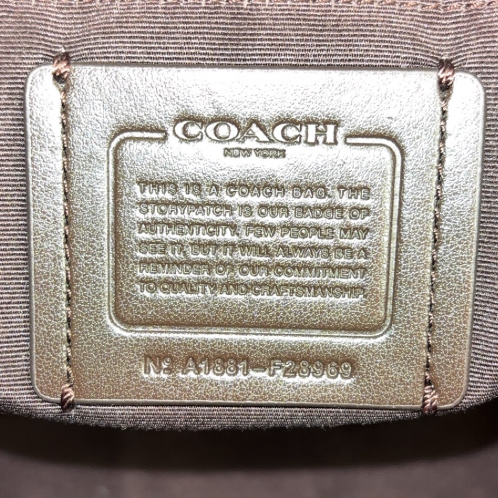 Coach 2018 Small Kelsey bow Satchel w/matching wallet EUC - Picture 14 of 14